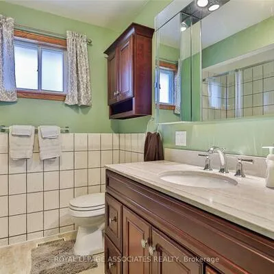 166,&nbsp;Lynnbrook, Woburn, Toronto
