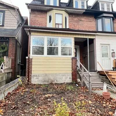 82,&nbsp;Curzon, South Riverdale, Toronto