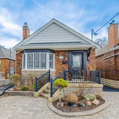 377,&nbsp;Mortimer, East York, Toronto