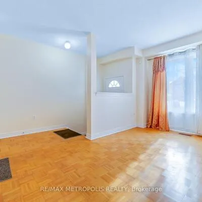 16B,&nbsp;Gower, O'Connor-Parkview, Toronto