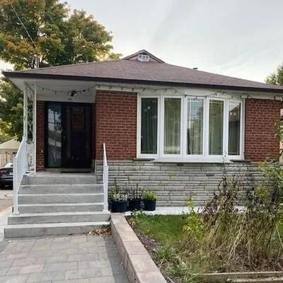34,&nbsp;Crocus, Wexford-Maryvale, Toronto