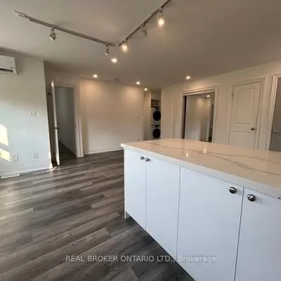 2209,&nbsp;Gerrard, East End-Danforth, Toronto