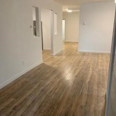 751,&nbsp;Queen, South Riverdale, Toronto