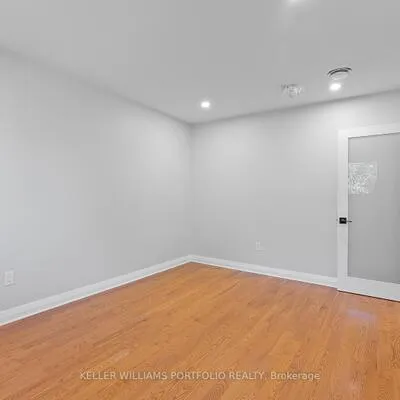 32,&nbsp;Gatesview, Scarborough Village, Toronto