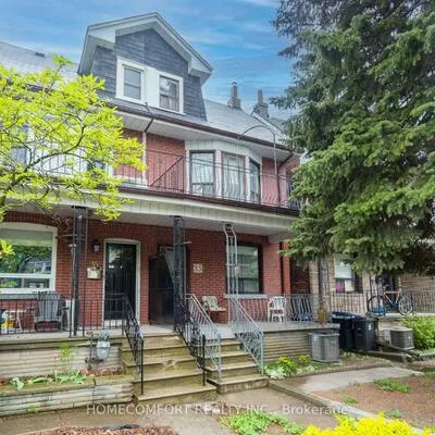 33,&nbsp;Strathmore, Danforth, Toronto