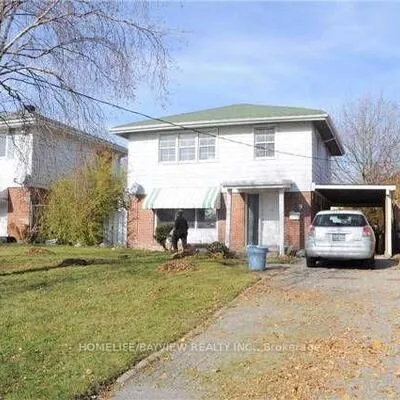9,&nbsp;Oakworth (main and second floor), Ionview, Toronto