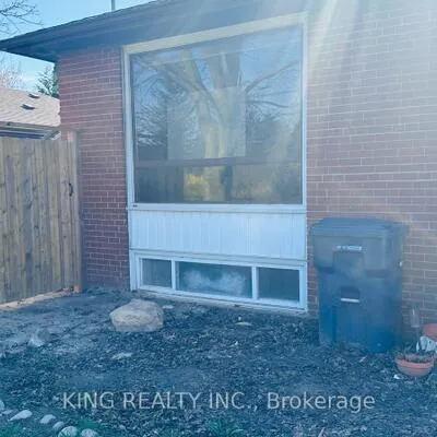 994,&nbsp;Brimley, Bendale, Toronto