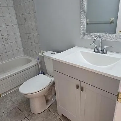 49,&nbsp;Raponi, Rouge E11, Toronto