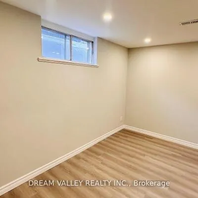 39,&nbsp;Graylee, Eglinton East, Toronto