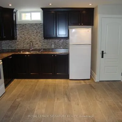 179,&nbsp;Durant, East York, Toronto