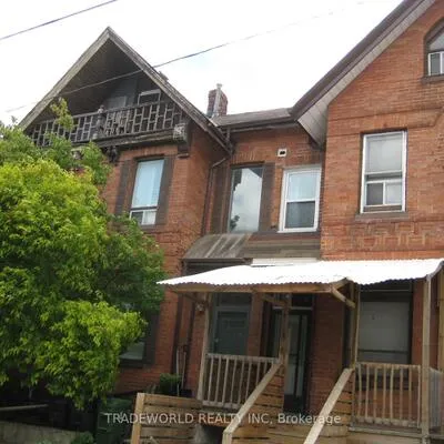765,&nbsp;Gerrard, South Riverdale, Toronto