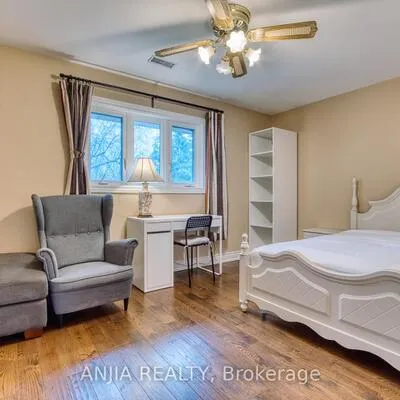 37,&nbsp;Allangrove, L'Amoreaux, Toronto