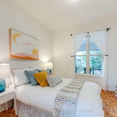 13,&nbsp;Winnifred, South Riverdale, Toronto