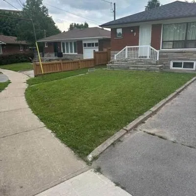 7,&nbsp;Toulon, Woburn, Toronto
