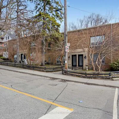 1,&nbsp;Kingswood, The Beaches, Toronto