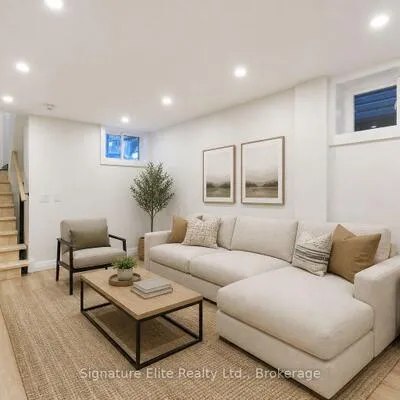 927,&nbsp;Kingston, The Beaches, Toronto