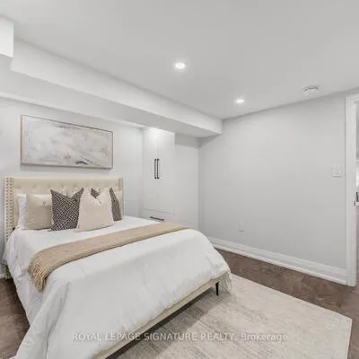 17,&nbsp;Trenton, Woodbine-Lumsden, Toronto
