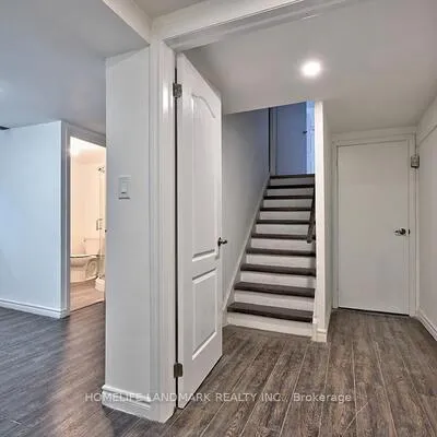 2,&nbsp;Crayford, Steeles, Toronto