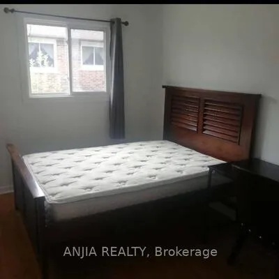 58,&nbsp;Kitchener, West Hill, Toronto