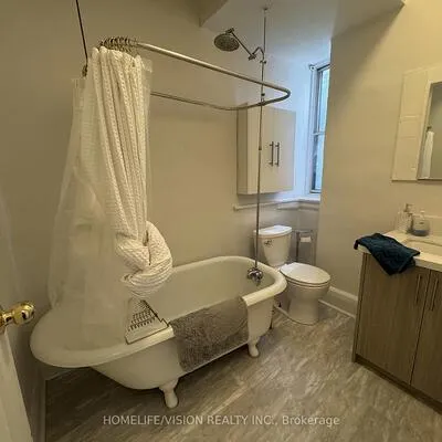 555,&nbsp;Danforth, North Riverdale, Toronto