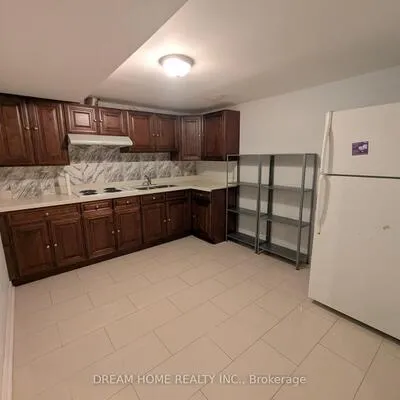 28,&nbsp;Carl, Steeles, Toronto
