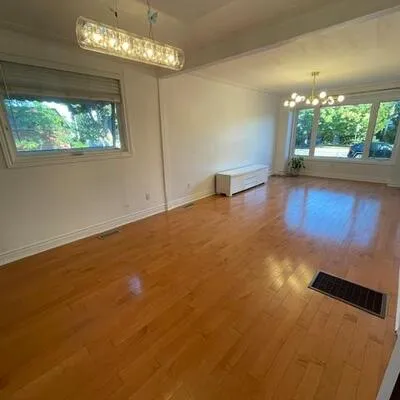 337,&nbsp;O'connor, East York, Toronto