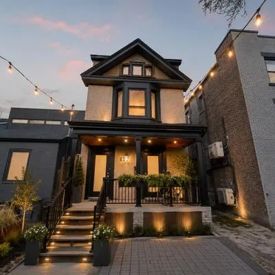 137,&nbsp;Curzon, South Riverdale, Toronto