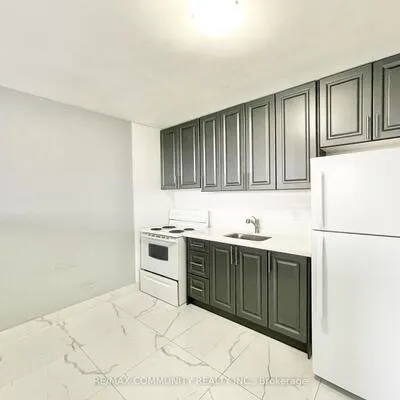 2624,&nbsp;Eglinton, Eglinton East, Toronto
