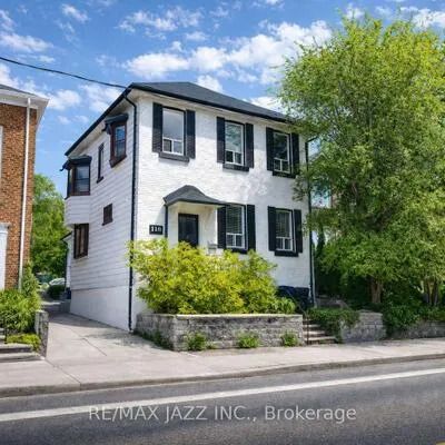 118,&nbsp;Eastwood, Woodbine Corridor, Toronto