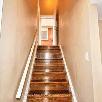 6,&nbsp;Mirrow, Highland Creek, Toronto
