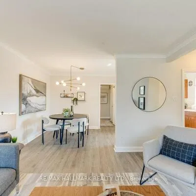 225,&nbsp;Woodville, East York, Toronto