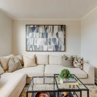 225,&nbsp;Woodville, East York, Toronto