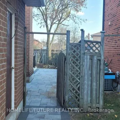 3,&nbsp;Parade, Highland Creek, Toronto