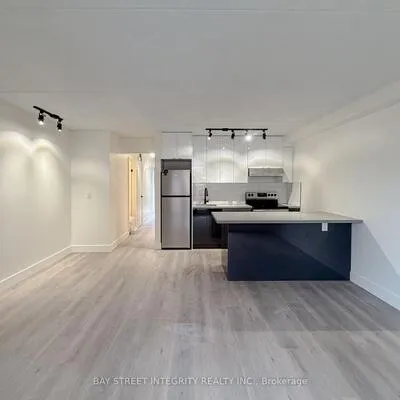 678,&nbsp;Queen, South Riverdale, Toronto