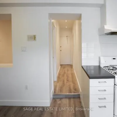 8,&nbsp;Brookmount, The Beaches, Toronto