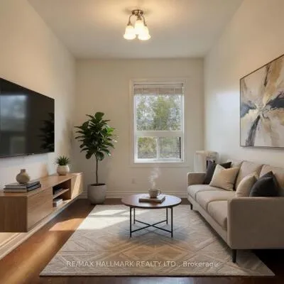 2038,&nbsp;Danforth, Danforth, Toronto
