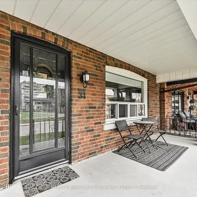 31,&nbsp;Lesmount, Danforth Village-East York, Toronto