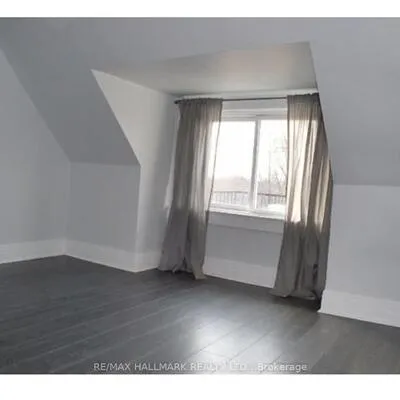 155,&nbsp;Greenwood, Greenwood-Coxwell, Toronto