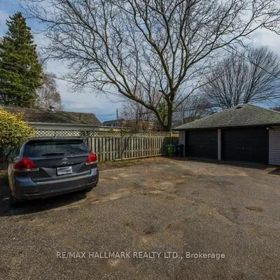 225,&nbsp;Woodville, East York, Toronto
