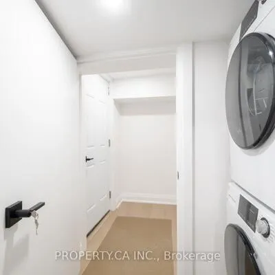 344,&nbsp;Highfield, Greenwood-Coxwell, Toronto