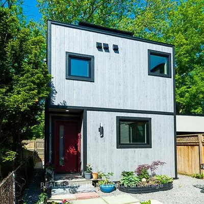 254,&nbsp;Rhodes, Greenwood-Coxwell, Toronto