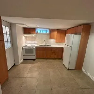 686,&nbsp;Sammon, Danforth Village-East York, Toronto