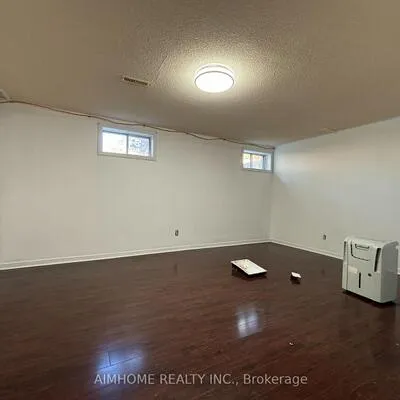 94,&nbsp;Broomfield, Agincourt North, Toronto