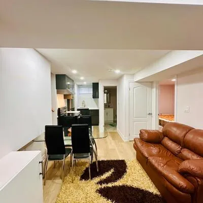 206,&nbsp;Bellamy, Eglinton East, Toronto