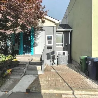 133,&nbsp;Coxwell, Woodbine Corridor, Toronto