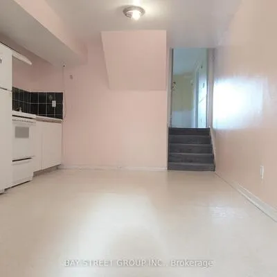 72,&nbsp;Parkdene, L'Amoreaux, Toronto