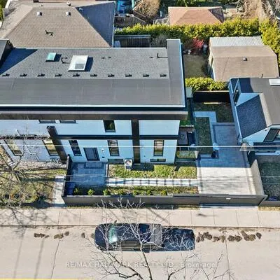 171,&nbsp;Durant, East York, Toronto