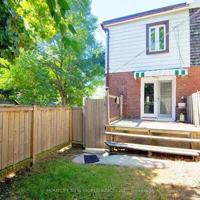 35,&nbsp;East Lynn, Woodbine Corridor, Toronto