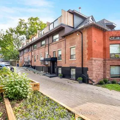 97,&nbsp;Lee, The Beaches, Toronto
