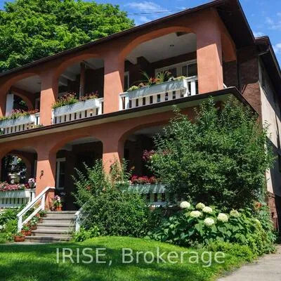 2,&nbsp;Selwood, The Beaches, Toronto